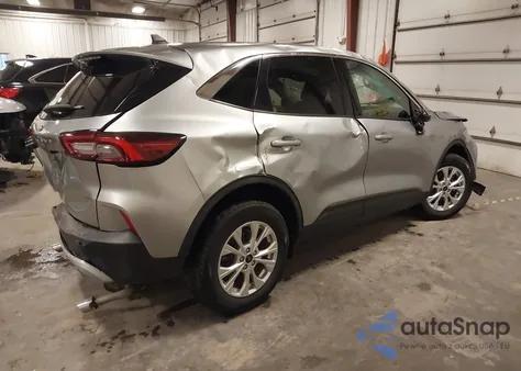 2023 Ford Escape Active z USA, uszkodzony, nr VIN 1FMCU0GN4PUA08524